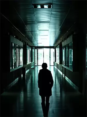 我死后恨我入骨的竹马悔疯了